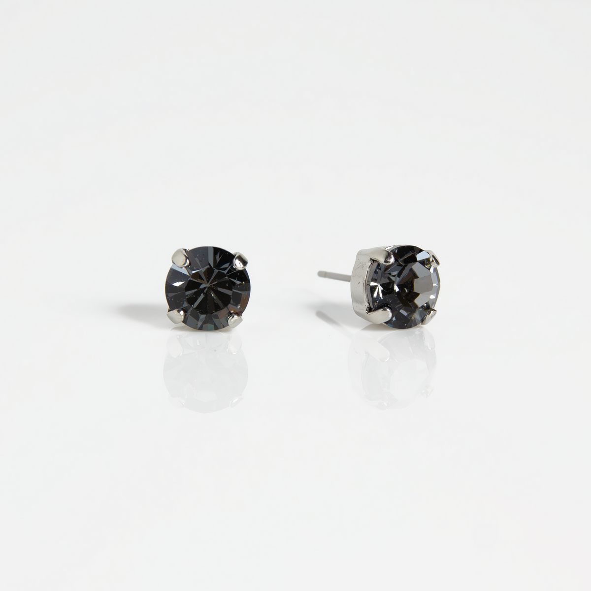 Mariana Single Dark Grey on Rhodium Stud 