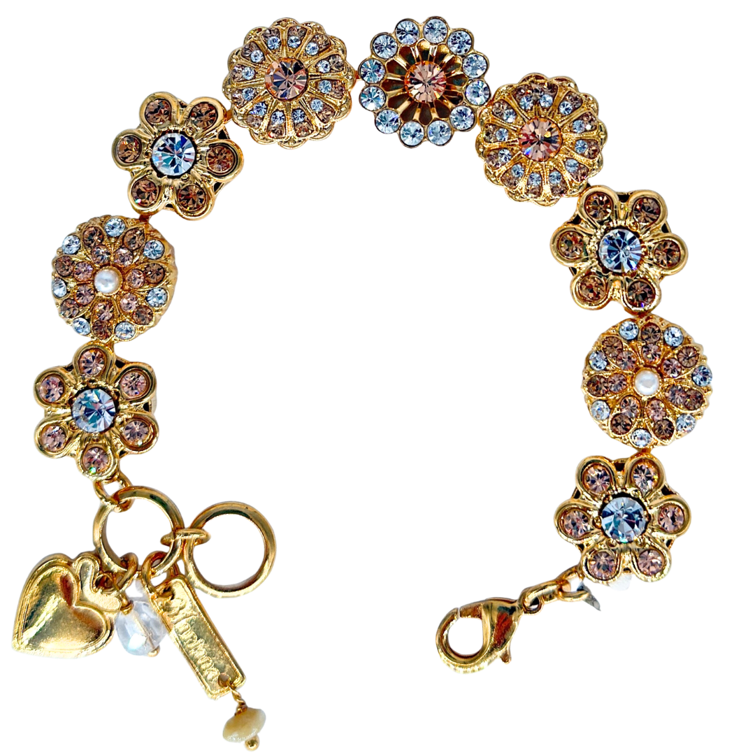 Large Extra Luxurious Mariana Flowers Bracelet Pearl Compact on Gold Main image