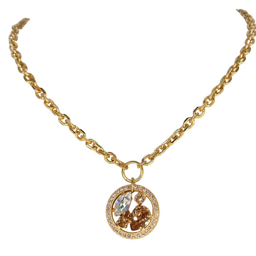 Mariana Pendant Necklace Pearl Compact on Chunky Gold Chain Main image