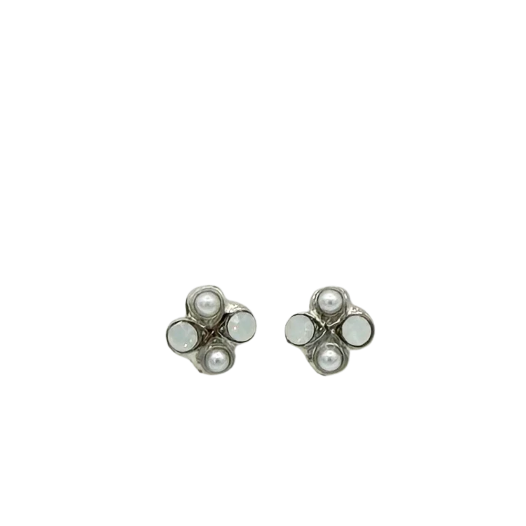 Mariana Petite Quatrefoil  Stud White/Pearl on Rhodium