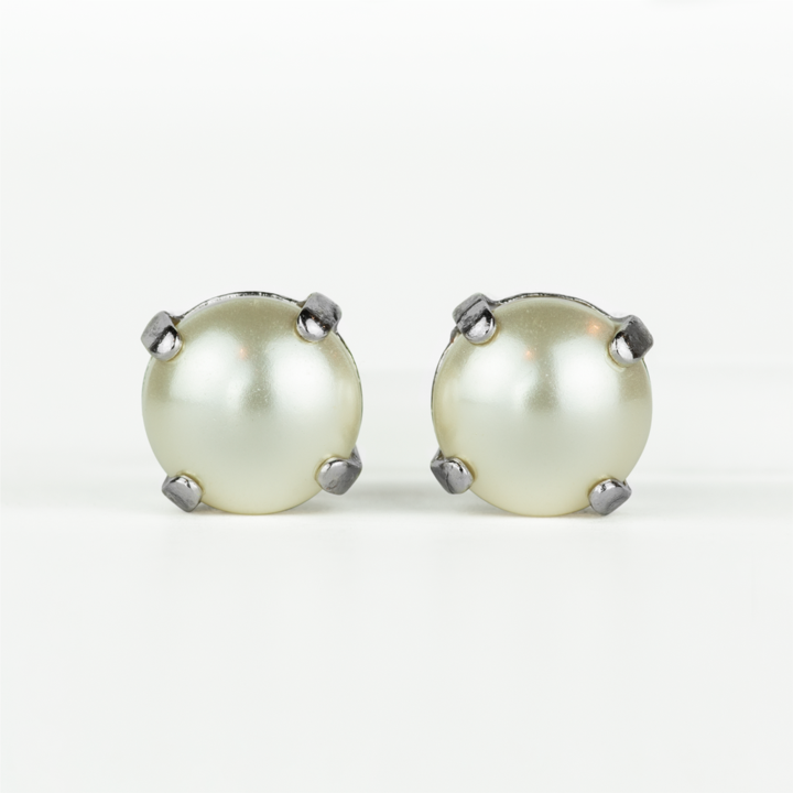 Mariana Stud Pearl on Rhodium